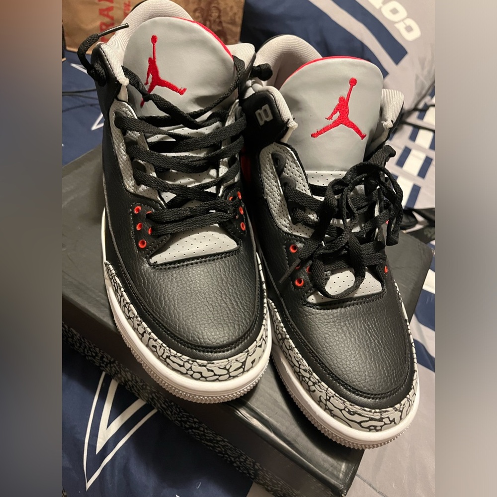 Jordan 3 black cement retro